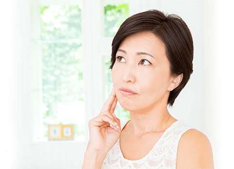 薄毛に悩む女性